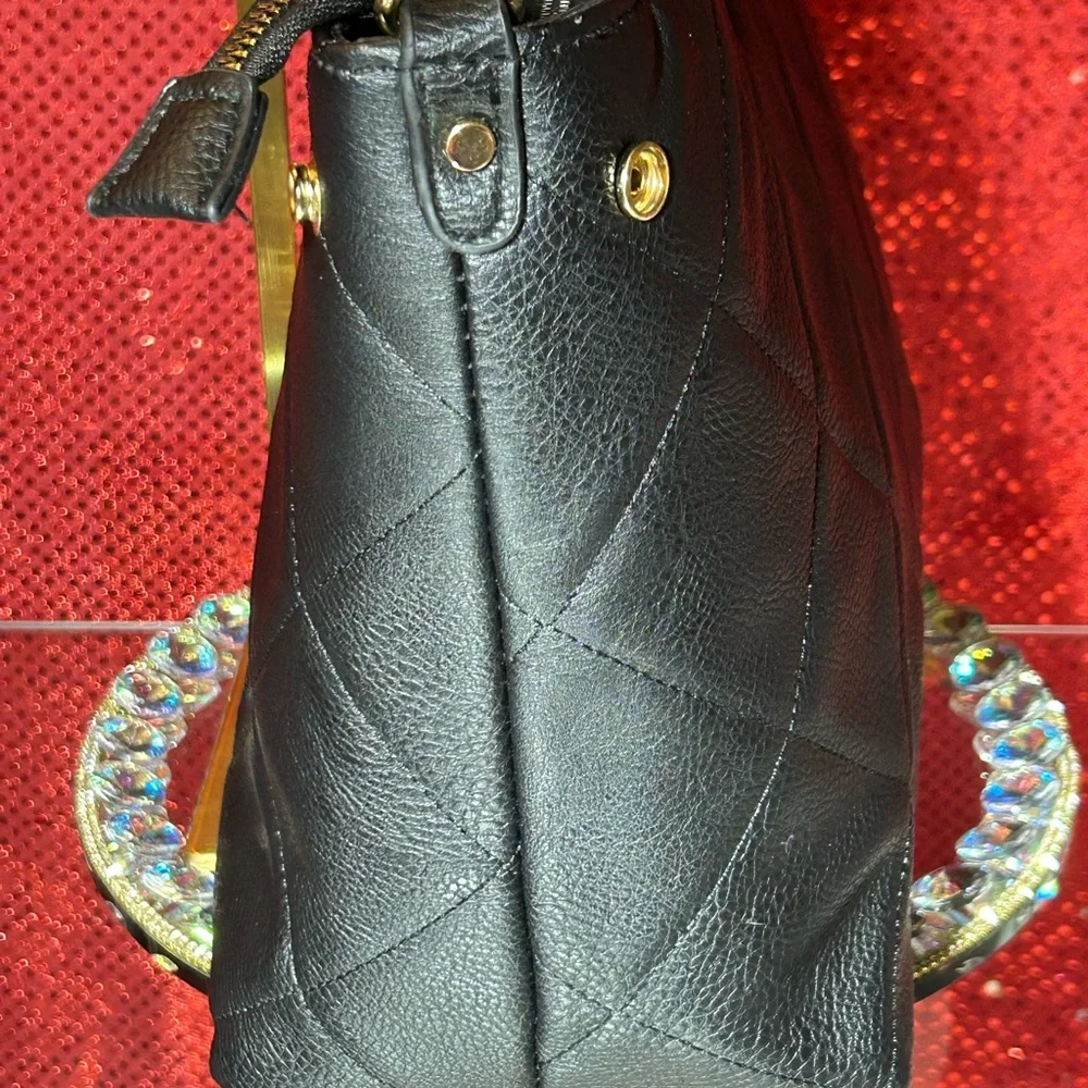 Alba Black Webbing & Bee Quilted Crossbody 18” x 11” x 5” NWT - Picture 5 of 15